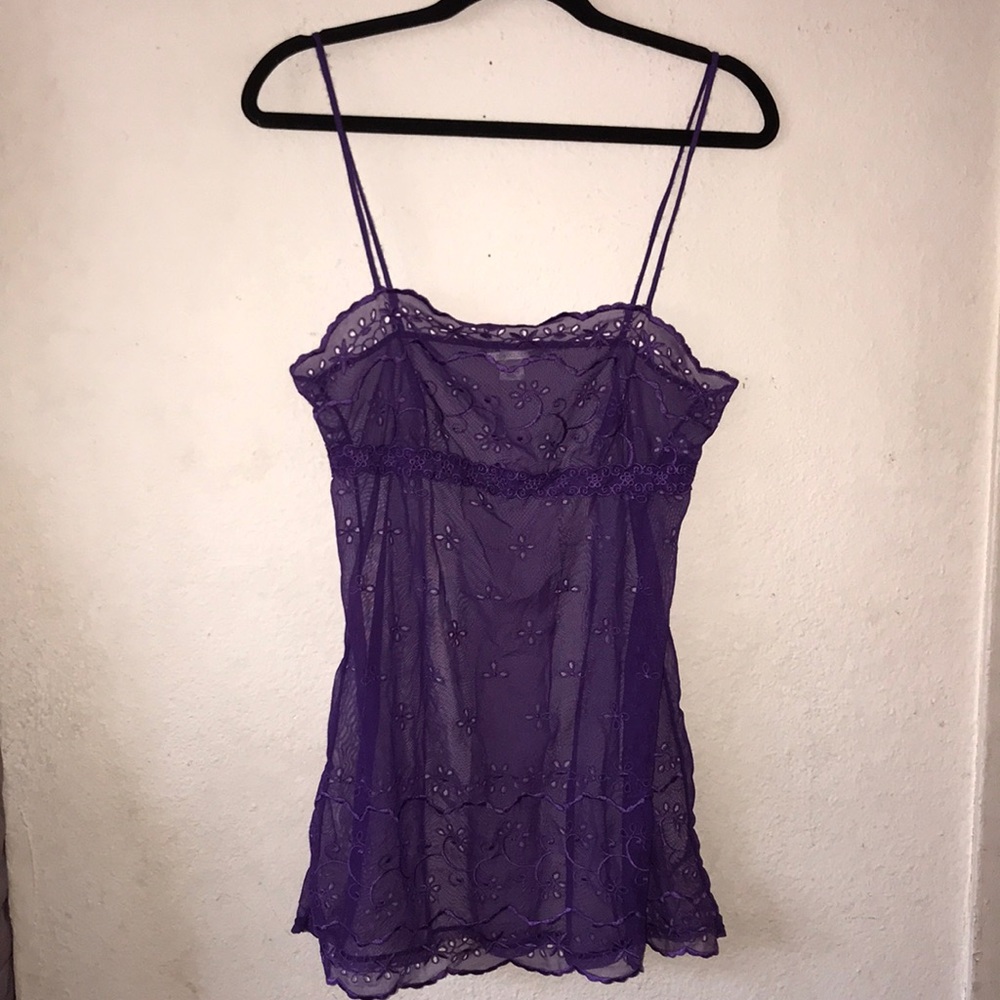 Victoria’s Secret sheer-lace chemise - Picture 2 of 8